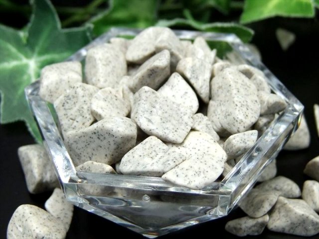 北投石 さざれ石 1袋約100g 粒平均大きさ約5mm-18mm 心身を癒す人気ストーン 台湾 極上天然石 温泉成分を含むラジウム鉱石 ホクトライト sa-s