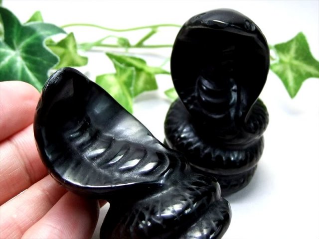 開運 オブシディアン コブラ 彫刻置物 重さ60g-70g 高さ約60mm ヘビ