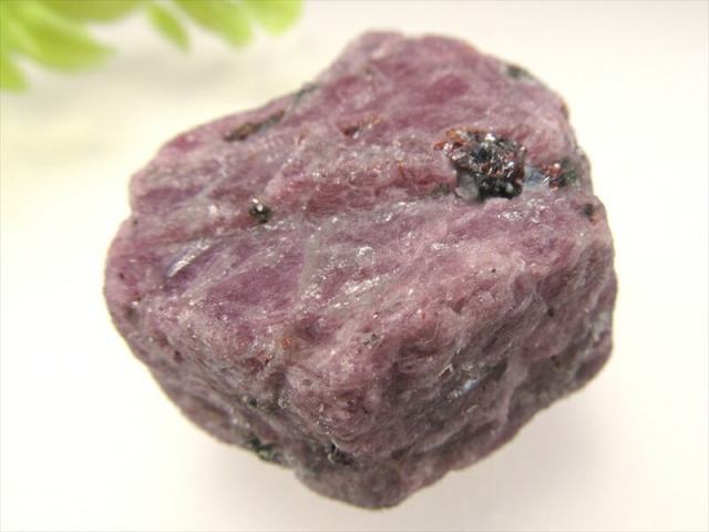 UVライトで蛍光あり ルビー 六角形 原石 結晶 1個売り 重さ70g-80g