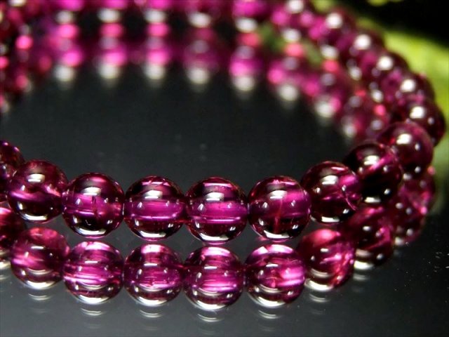 現品撮影の27粒 S級 1粒売り ロードライトガーネット 4.5mm-5mm 魅惑の