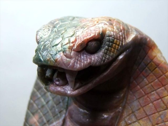 本物の質感 縁起物 ジャスパー ヘビ（白蛇）彫刻置物 高さ約186mm 約