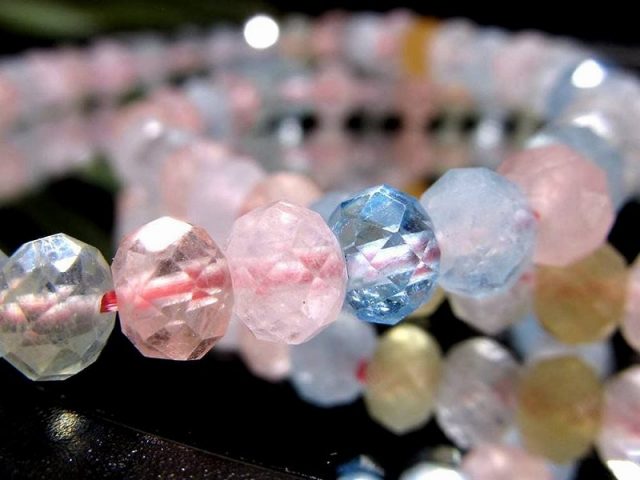 高コスパ MIXベリル 緑柱石 キラキラボタンカット ブレスレット 石サイズ5.5mm-6mm クリアパステルカラー 心身を癒す石