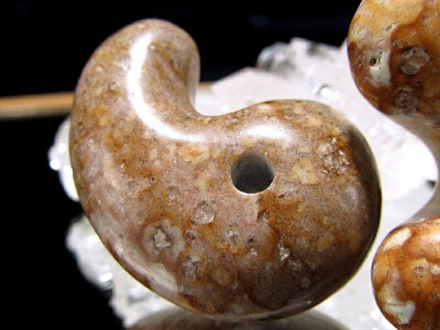 正規品 日本銘石協会 姫川薬石 勾玉 縦約33mm×横約22mm 1個売り 国産石