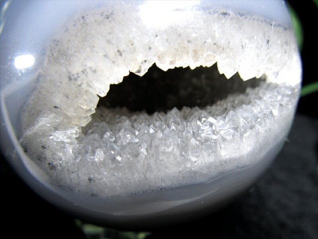 笑口 メノウ アゲート 丸玉 台座付き 直径63mm 瑪瑙&水晶 笑福開運 笑