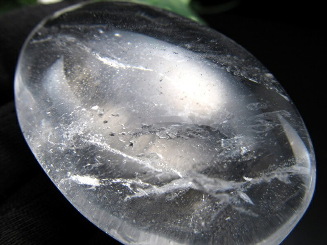 超透明！ 天然水晶 ホットストーン 重さ75g-85g つやつや 磨き石