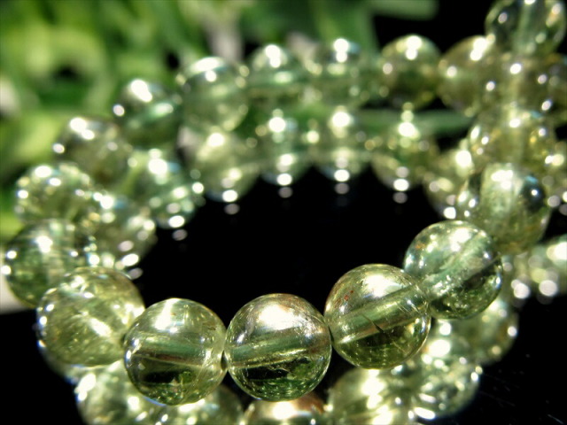 透明 濃色グリーンカラー グリーンアパタイト ブレスレット 6mm×33珠 入手困難なグリーンカラー 穏やかに自己表現する力を与えてくれる 一点物 ブラジル産
