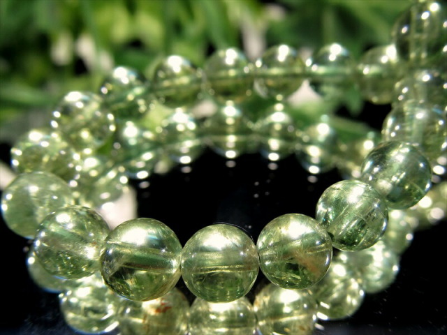 透明 濃色グリーンカラー グリーンアパタイト ブレスレット 6mm×33珠 入手困難なグリーンカラー 穏やかに自己表現する力を与えてくれる 一点物 ブラジル産