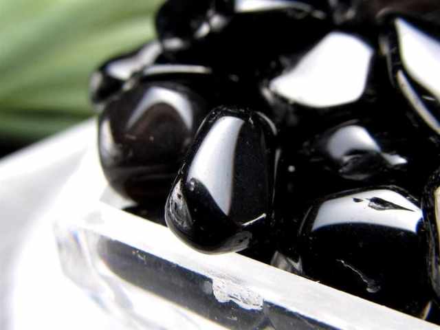 5Aランクの極上品質 黒水晶 モリオン 中粒 さざれ 約200g 粒約5mm-15mm