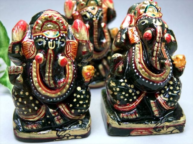 【インディアンアベンチュリン ガネーシャ彫り置物】約100g-120g 1個売り 豪華22金カラー彩色 夢を叶える象 悩みや不安からの解放 極上手彫り【インド産】