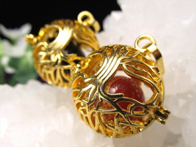 入れ替え可能 ツリーオブライフ型 ストーン入れ替えペンダントトップ ゴールドカラー ケージ型 約5mmから18mmまでの天然石が入ります 世界樹モチーフ