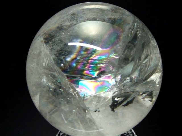 ●大玉 5A【天然水晶 虹入り 丸玉 台座付き】重さ 810g φ84.2mm レインボー水晶 すべての浄化と純粋さの象徴 極上天然石 一点もの【ブラジル産】sai