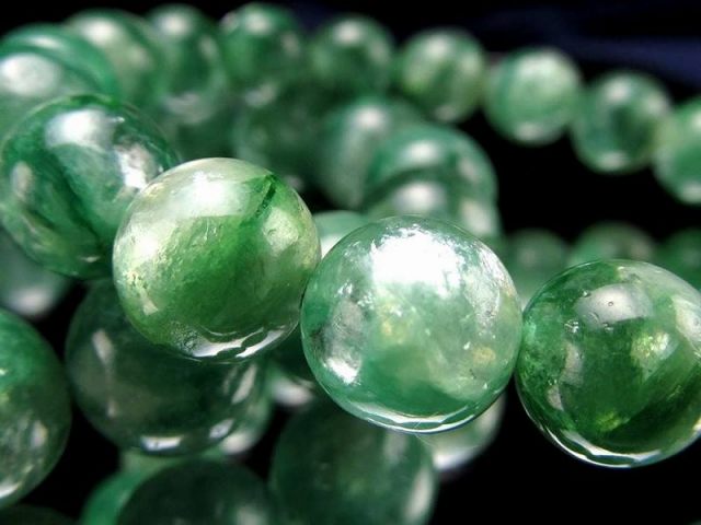 グリーンマイカ ブレスレット 約9mm-9.5mm×21珠前後 瑞々しい