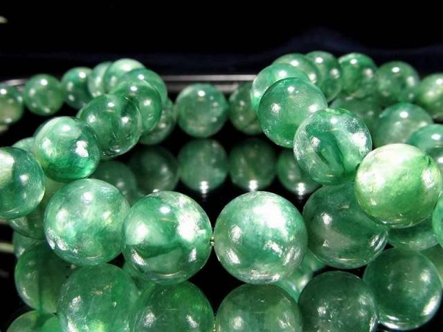 グリーンマイカ ブレスレット 約9mm-9.5mm×21珠前後 瑞々しい