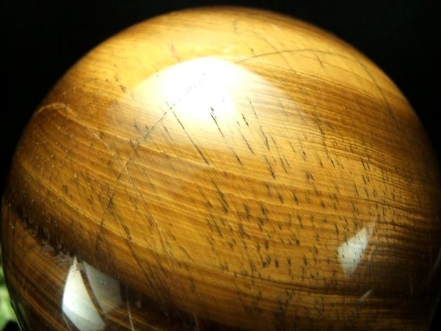 店頭展示中 ド迫力の大玉 稲妻シラー！ 4A タイガーアイ 丸玉 台座付