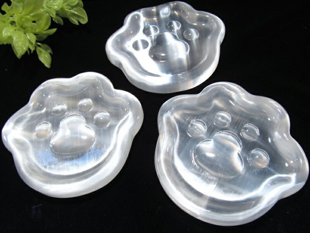 1個売り 美品キャッツアイセレナイト 肉球お皿 石サイズ約8mm×8.6mm 重さ100g-120gぷにっと可愛い 艶々良質 聖母マリアのガラス メキシコ産 パワーストーン