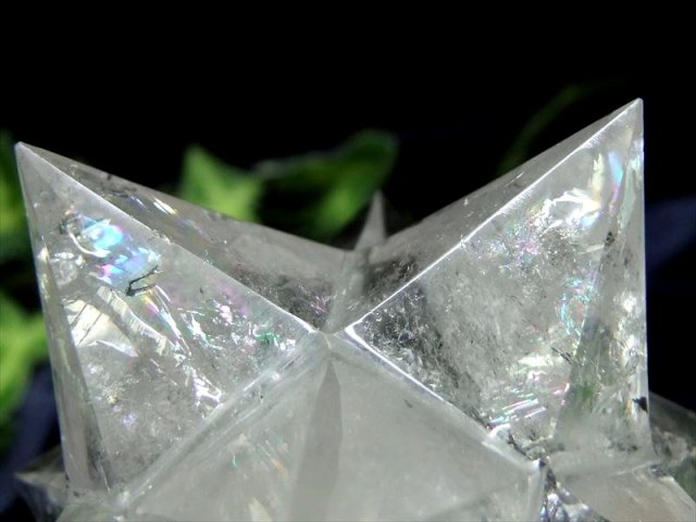 最強形状 虹入り レムリアン水晶 アステロイド 小星型12面体 ギャランティカード付 最大幅約87mm 重さ242.5g 五芒星と六芒星と正十二面体を兼ね備える