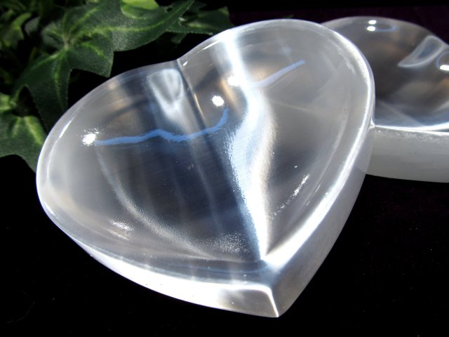 1個売り【ハート型 キャッツアイセレナイト プレート 皿】重さ80g-100g