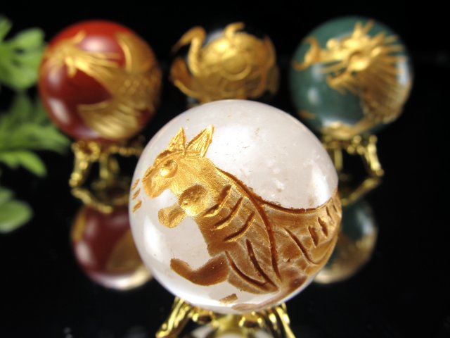 大吉開運 極上彫刻 最強守護石 縁起物 四神彫り 丸玉置物セット