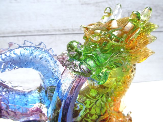 玉持ち龍神 瑠璃製 レインボーカラーの龍置物 横幅約144mm 重さ830g 大吉開運 1点物 インテリアやお部屋のアクセントに