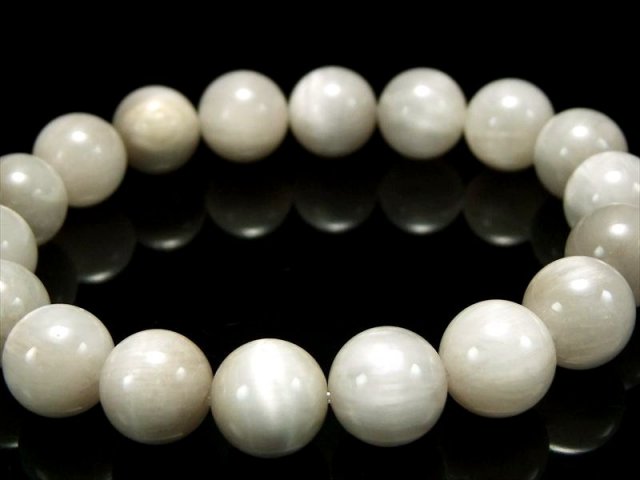 店頭展示中 キャッツアイ珠有り 3A ホワイトラビットヘア ルチル