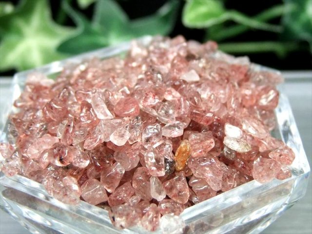 透明 小粒 ペイルピンク ピンクエピドート さざれ 約200g 粒の大きさ
