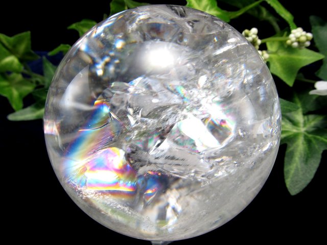 最良の虹！ S級 天然水晶 虹入り 丸玉 台座付き 重さ323.5g φ61mm レインボー水晶 すべての浄化と純粋さの象徴 極上天然石 一点もの