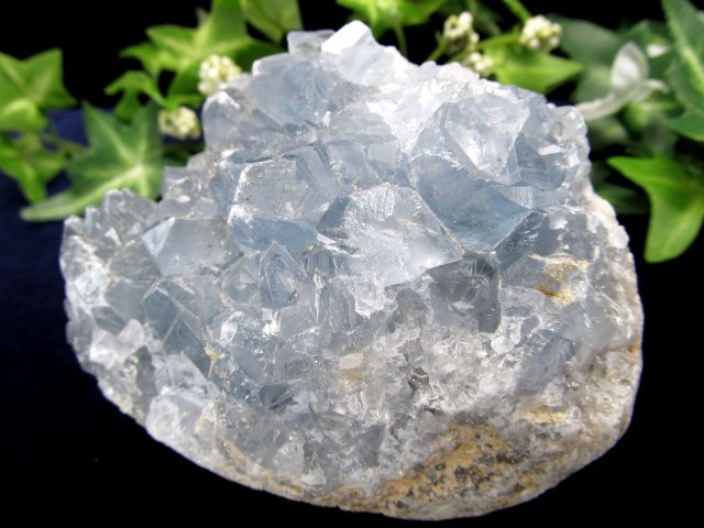 癒しのベビーブルー セレスタイト 原石 幅84mm 重さ541g 清浄、博愛、休息の象徴 極上天然石 天青石 透明感のある空色 一点もの マダガスカル産