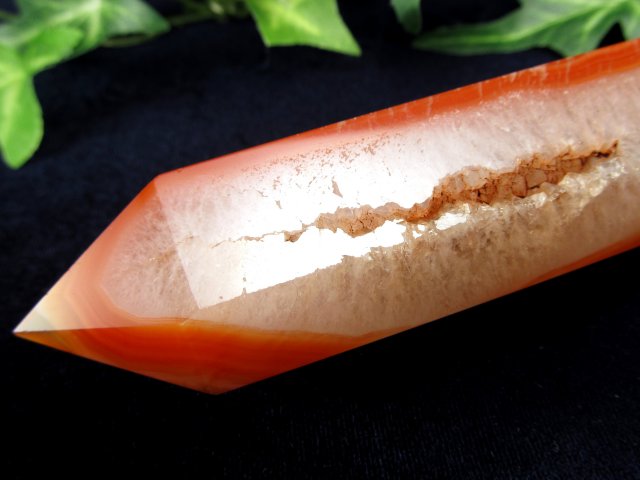 福運をもたらす笑顔の石 笑口サードオニキス トレジャーメノウ カーネリアン ポイント置物 高さ116mm 重さ119g 赤縞瑪瑙 笑福開運