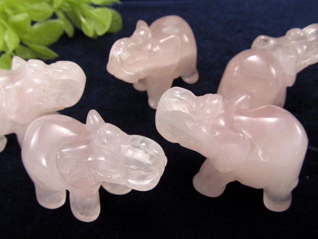 ローズクォーツ ゾウ 置物 重さ30g前後 最大幅40mm前後 象 ぞう
