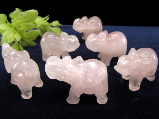 ローズクォーツ ゾウ 置物 重さ30g前後 最大幅40mm前後 象 ぞう