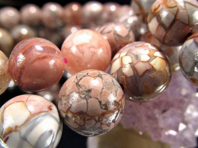 華やかなレッドタイプ アラシャンアゲート（阿拉善瑪瑙/ゴビアゲート）ブレスレット 8.5mm-9mm×22珠前後 神秘の大地が織りなす模様