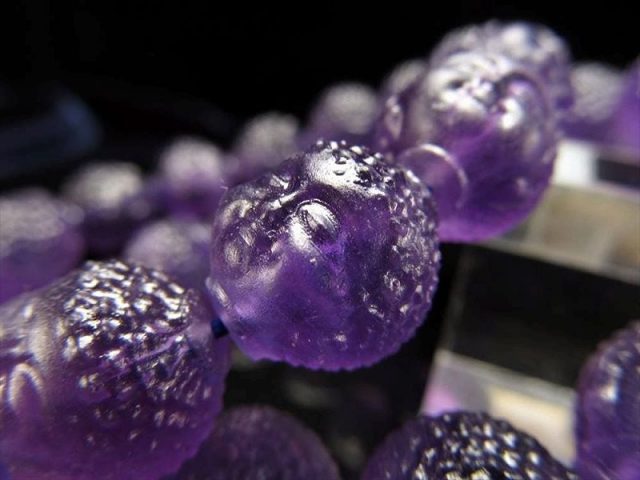 驚きの斬新デザイン アメジスト 首大仏彫刻 ブレスレット 約10mm×17珠前後 合格祈願の首大仏モチーフ フロストタイプ 受験のお守りに 2月の誕生石 ブラジル産