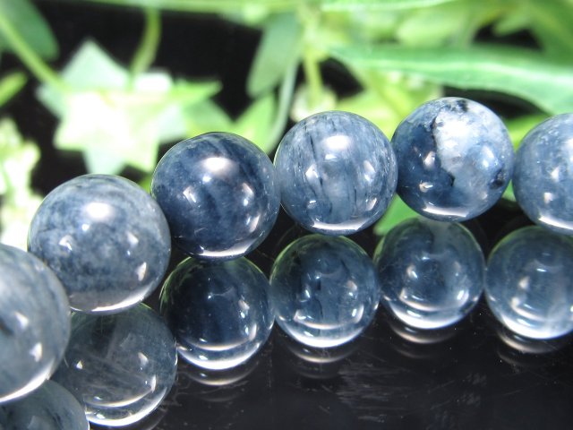 濃密な瑠璃色 幻想的なブルー ブルーガーデンクォーツ ブレスレット