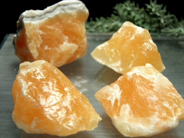 激安！　オレンジカルサイト 約1.2kg 水晶 丸玉 送料無料】オレンジカルサイト丸玉《49mm球》水晶台座付