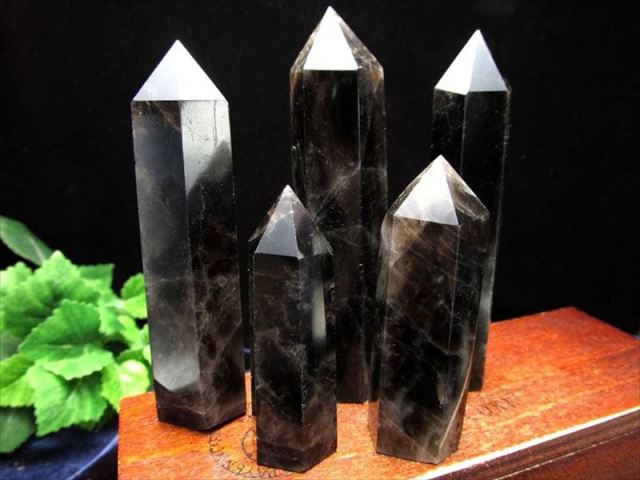 天然モリオン（黒水晶）結晶ポイント ④ 4A 黒水晶 モリオン ポイント 重さ 90g-100g まとめて撮影 希少 人気