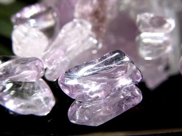 透明度抜群 小粒タイプ 透明ラベンダーアメジスト 紫水晶 さざれ 約