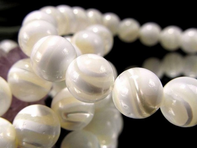 純真ホワイトカラー マザーオブパール ブレスレット 約8.5mm×21珠前後