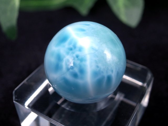 バイヤー厳選 水面のような模様が美しい 5A ドラゴンクロー ラリマー 丸玉 K9台座付き 6.4g φ11mm ドミニカ共和国産