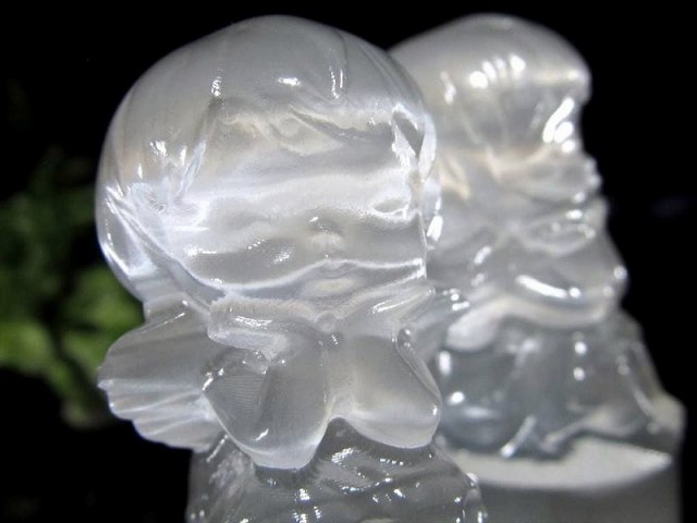セレナイト おすわり天使 彫刻置物 高さ約4.5cm 幸福を運ぶ天使