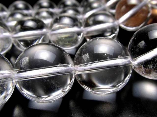 ブラジル産・水晶20面体　30mm　≒25g D 激安宣言 レア極大 AAA 約20mm珠 サシ入り 天然水晶 クリスタル 一連