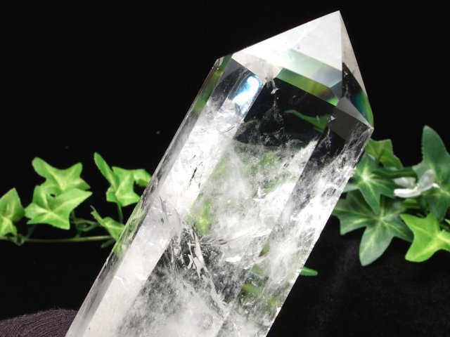 虹入り 透明水晶 ポイント 六角柱 専用木製台座付き 高さ163mm 重さ427g 極上超透明 浄化 インテリア一点もの ブラジル産