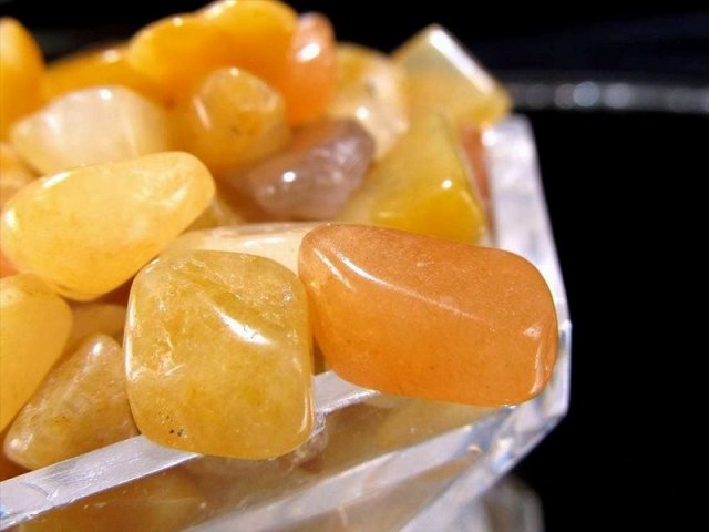 MIXアラゴナイト さざれ 約200g 粒の大きさ約5mm-14mm オレンジ