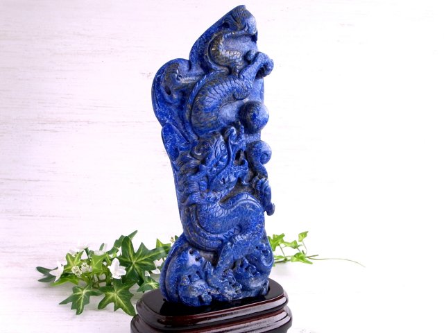 玉持ち龍神 ラピスラズリ 龍彫刻置物 高さ約286mm 約1044g 専用木製台座付き ドラゴンボールモチーフ 一点もの 龍玉付き 9月の誕生石