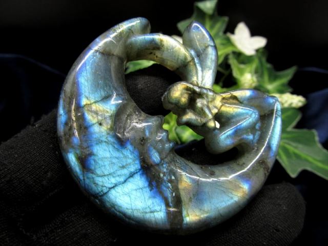 幻想的シラー ラブラドライト 月と妖精 彫刻置物 重さ 約35-45g 1個売り ブルーシラー マダガスカル産