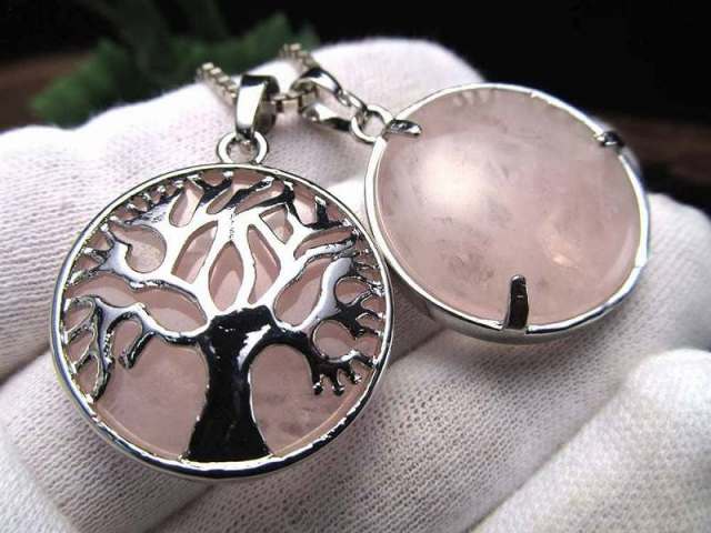 ツリーオブライフペンダントトップ 〈ローズクォーツ〉つやつやラウンド型 幅約27.5mm 世界樹モチーフ リバーシブルペンダントトップ ブラジル産 pe-p