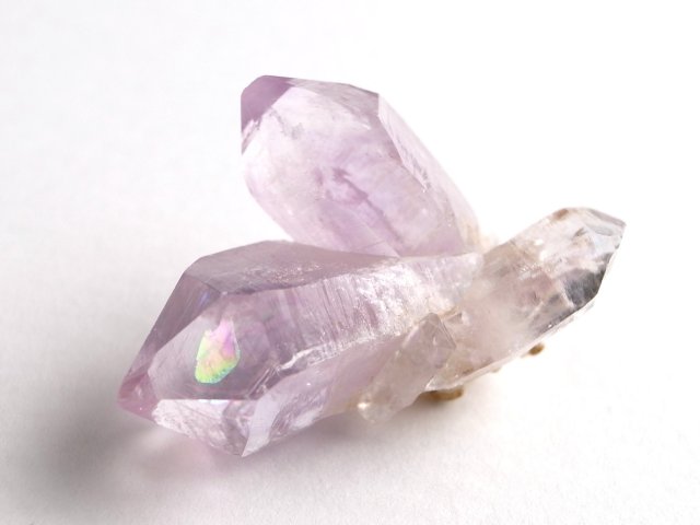 虹入り・両錐水晶！ ベラクルス州産 アメジスト 結晶原石 ピラミッドケース付 重さ4.8g 世界で最も美しいアメジスト 採掘鉱山が閉山