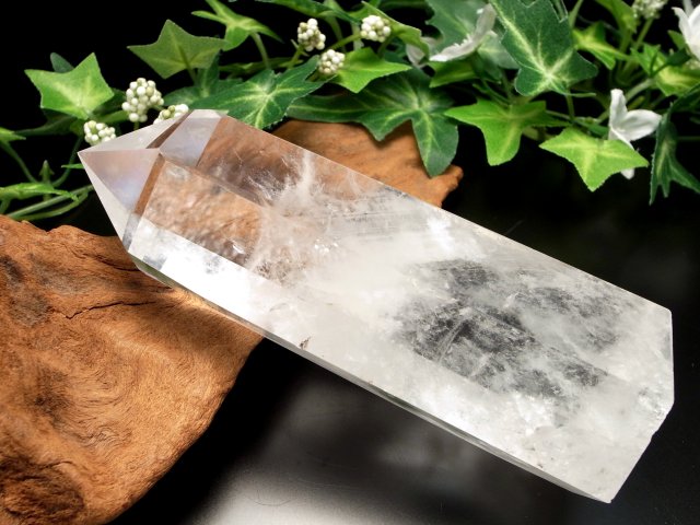 天然水晶 ポイント 六角柱 重さ273.5g 極上超透明 浄化 インテリア一点