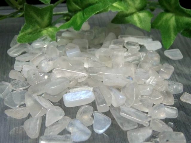 幻想的なフロストタイプ ブルームーンストーン（ホワイトムーン