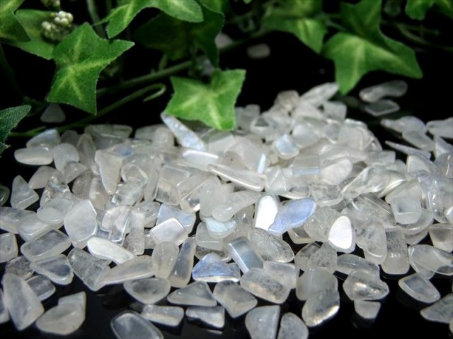 幻想的なフロストタイプ ブルームーンストーン（ホワイトムーン