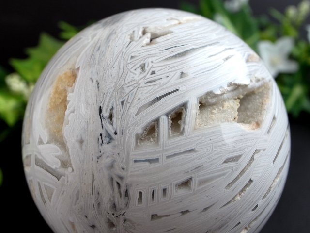 自然が作り出す芸術的模様 メキシカン クレイジーレース アゲート (白縞瑪瑙) 丸玉 置物 台座付 直径66mm 自然が作り出す芸術的模様